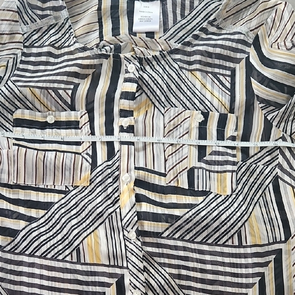 Geometric Pattern Metallic Thread Button Down Blouse - Picture 6 of 6